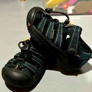 Keen toddler 9